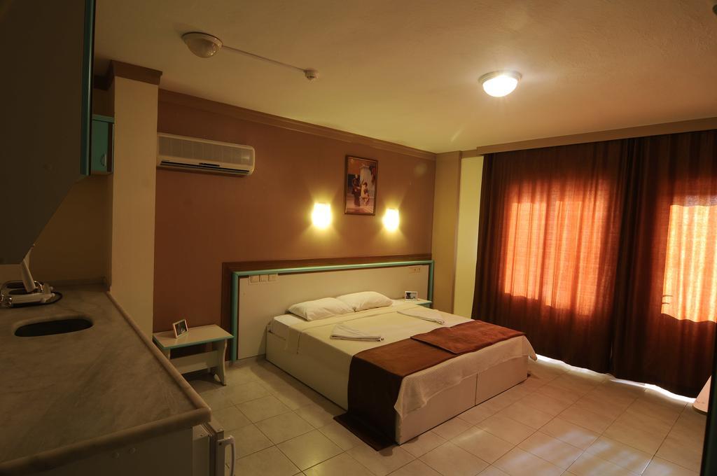 Altinbas Apart Hotel Кушадасъ Екстериор снимка