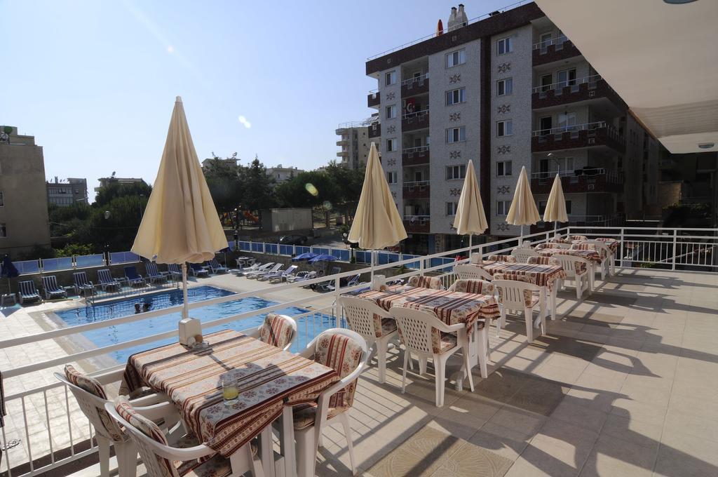 Altinbas Apart Hotel Кушадасъ Стая снимка