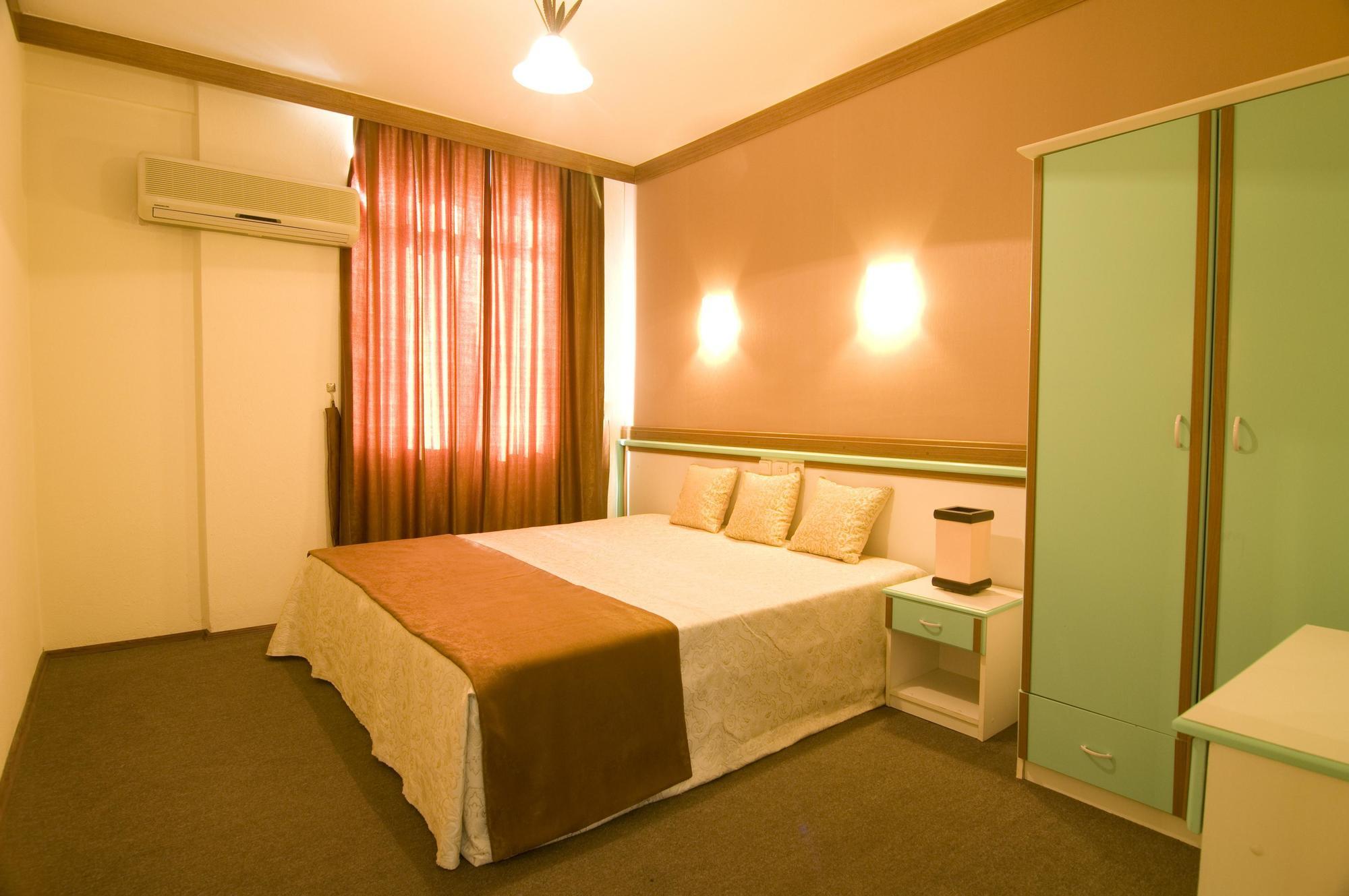 Altinbas Apart Hotel Кушадасъ Екстериор снимка